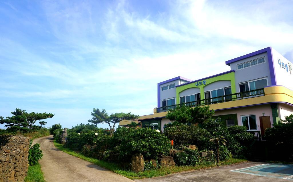 Nattrang Pension Jeju Exteriör bild